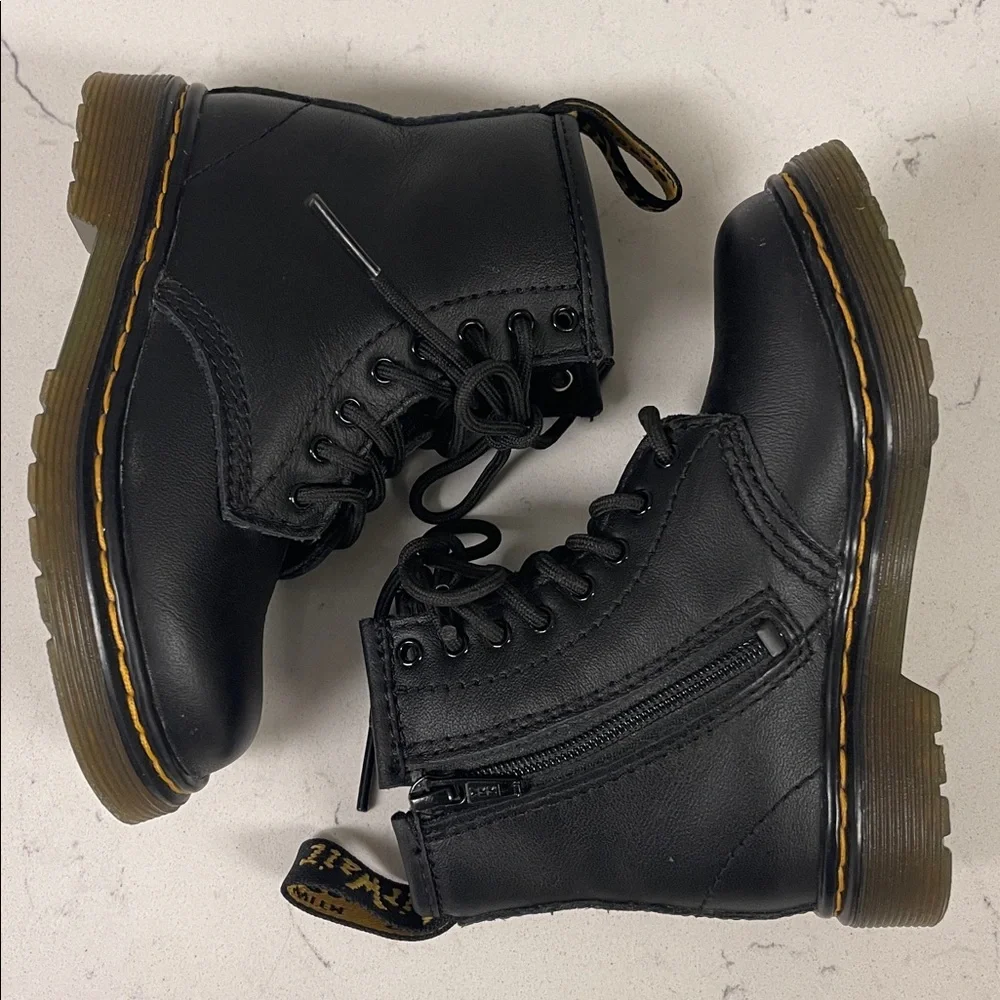 DR MARTEN TODDLER 1460 T SOFTY T LEATHER LACE UP BOOTS Size 7